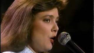 Nanci Griffith - Ford Econoline (1986)
