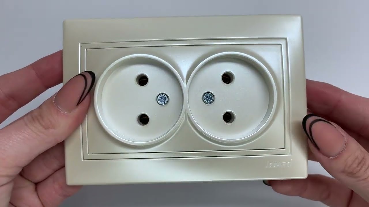 Розетка подвійна без заземлення MIRA перлинно-білий перламутр 701-3030-128