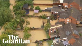 Heavy rainfall causes flooding in central and southern England