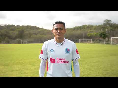 El Nacional pintado de blanco alentando al león. 🦁