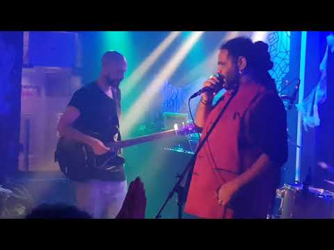 Tarante Groove Machine - Kumana Ye