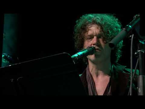 Finale with Colin Hay and Doyle Bramhall II   I've Just Seen A Face eTown webisode #1136