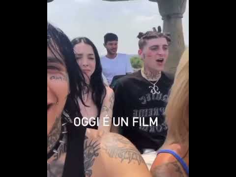 sapobully si spaventa delle montagne russe #shortsadoptme #shortsclip #shortscraft