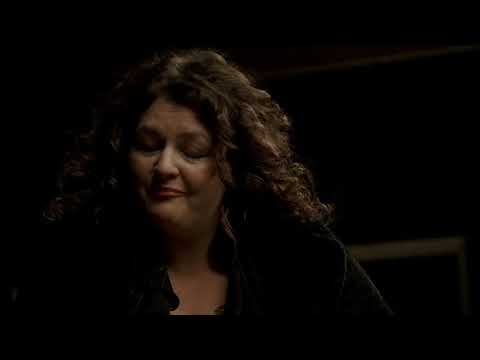 Janice nem érti, miért nincs még előléptetve a férje - Maffiózók