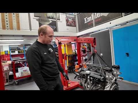 A Rare Ferrari 250GTE Engine Disaster – The Crank Snapped on the Motorway!