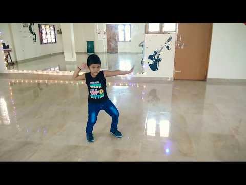 4 years kid dance performance || galti se mistake || RJ Academy