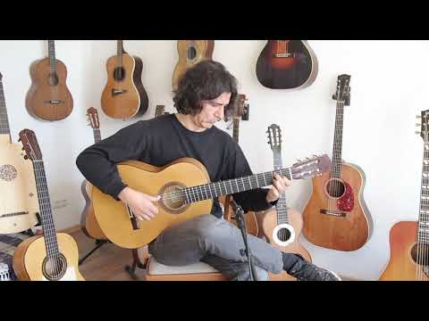 Manuel Romero 1990 - traditionally built flamenco guitar with huge and bold sound - affordable price