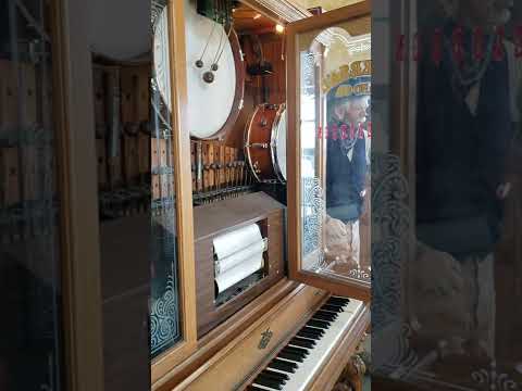 In Goldfield Nevada: Randy Main's Nickelodeon