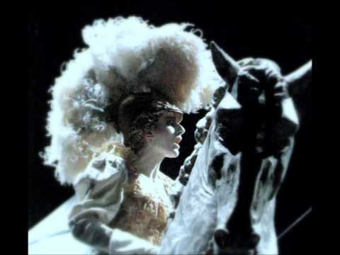 Delphine Galou singing - If God be for us - Handel - Messiah.