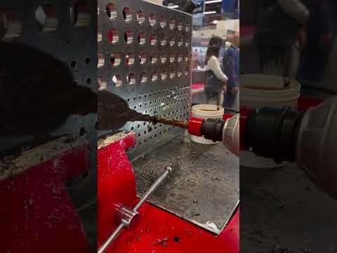 SiteH3ro Rotaborach Oprømmer i brug med slagnøgle - Sortimentet kan oprømme fra lille hul til 8-26mm