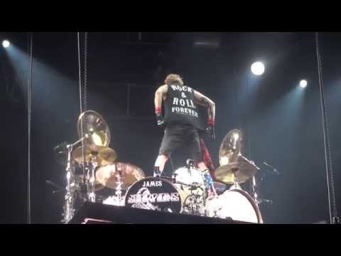 Scorpions James Kottak solo de batterie et Marseillaise à Bercy le 24.11.2015