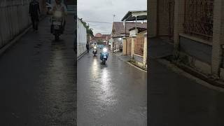 Download lagu 'Rintik Vespa: Sensasi Asyik Naik Vespa Ditemani Hujan' #vespaindonesia #automobile #vespamatic mp3