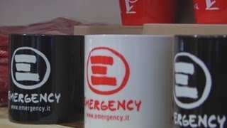Napoli - Apre il negozio di Emergency (30.11.15)