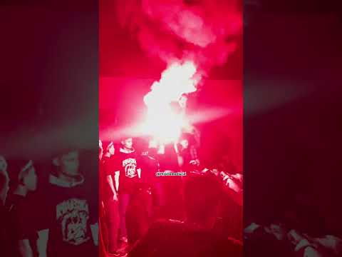 Sixteen full power 🧨 #gigs #crowd #singalong #punkfootball #psmfans #studentclass