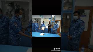 Download lagu Abang Viva Terima Sijil Adiwira Prihatin Musibah Dari APM mp3