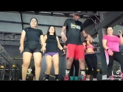 el negrito del swing  ponlo aquí #mrblack el presidente del género