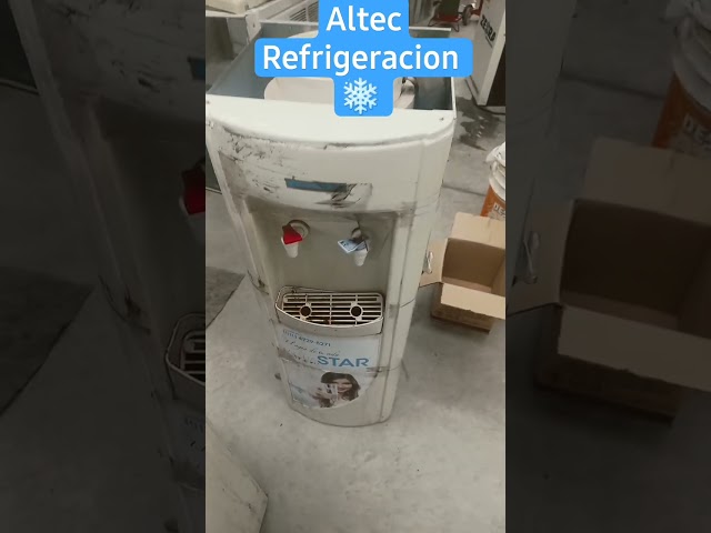 Vídeo relacionado con Dispensador de agua caliente y fría AUYART, estilo moderno, negro y verde, 18.9 litros, 550 W, doble caño, calefacción y refrigeración multifuncional