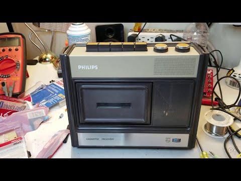 1971 Philips Cassette Recorder (Model 1530)