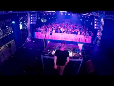 Strong R || AC/DC T.N.T