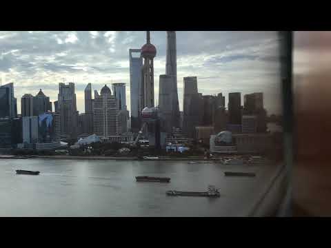 2019 0925 Shanghai - Morning river traffic from Hyatt on the Bund