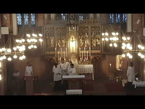 16. Fronleichnam, 16.6.2022, Deutschordenskirche Frankfurt: Beginn der Prozession