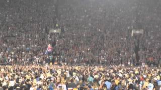 Kenny Chesney performs &quot;Drink It Up&quot;