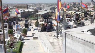 Արցունքներ, կոկորդ կրծող ցավ ու անսահման կարոտ. Եռաբլուրը պատերազմից 2 տարի անց