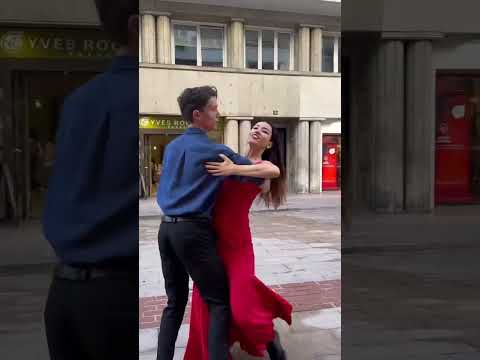 Fantastic music on the street #baila #españa #bilbao #dance #bilbo