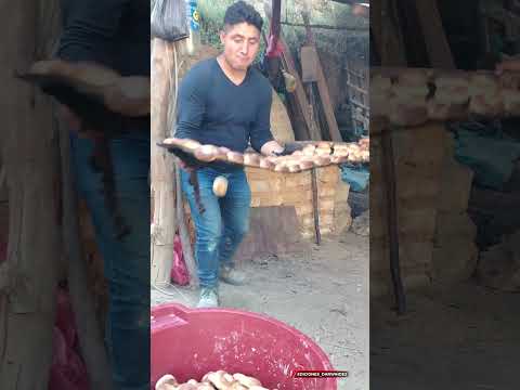 Disfrutando de los  panes artesanales. saludos desde la Provincia de Pachitea Huánuco Perú🇵🇪🇵🇪🇵🇪