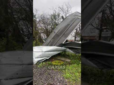 E.M.E.F. Antônio de Souza Neto ficou destruída, em função do temporal que atingiu Flores da Cunha.