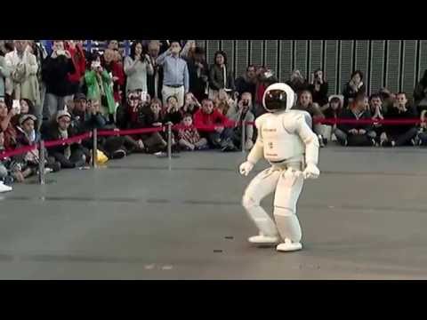 В японском музее «Мирайкан» Президенту продемонстрировали возможности робота ASIMO