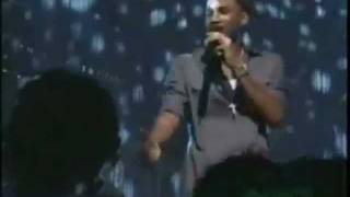Trey Songz - Can&#39;t Help But Wait Live Showtime Apollo (2007)