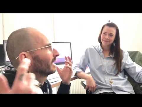 Kriminalbiologe Dr. Mark Benecke in der Zentrale von PETAZWEI in Berlin