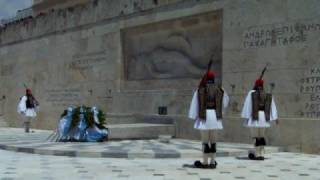 preview picture of video 'Athens, Greece - Evzones Changing of the Guard'