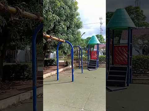 #así se ve el alumbrado navideño en la plaza de mahates bolivar