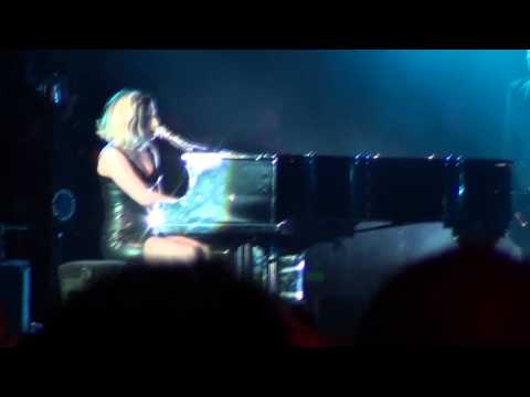 Lady Gaga - The Edge of Glory (Live @ R1BW 2011 in Carlisle)