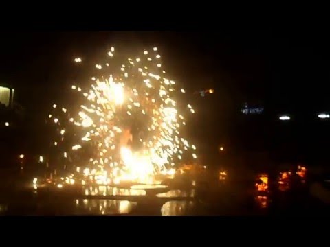 Ignipotens - Attention Jongleurs - Clotûre de la Parade de Noël - 2015 - Partie 2