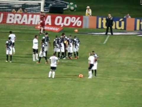 Coritiba 5x3 Ponte Preta - 3º Gol / Alex - Camp. Brasileiro 2013