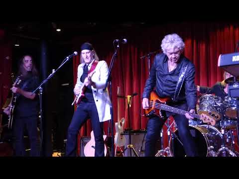 JOHN LODGE & 10,000 LIGHT YEARS BAND: I'm Just a Singer in a Rock & Roll Band, CTTE