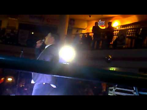 darko lazic u lugner city am samstag   von nemanja nikolic