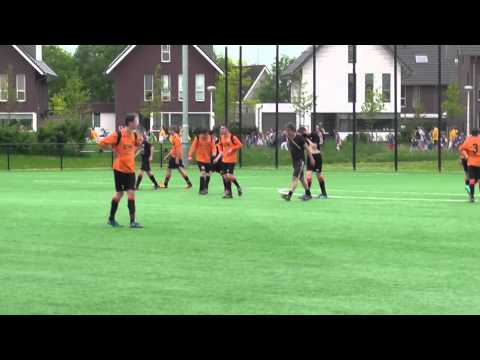 21 mei 2014 VV De Meern B2 - VV De Meern A2 vr 2-8 Toch penalty..benut door Soufiane