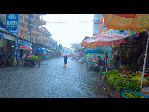 4K 🇰🇭 Walking in Heavy Rain in Phnom Penh | Rainy Season Scenery in Cambodia #raining