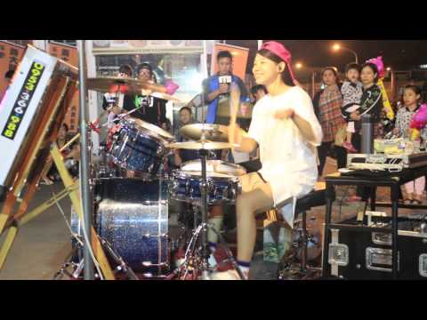 2015.10.18 侑真 經貿夜市【玖壹壹-打鐵】