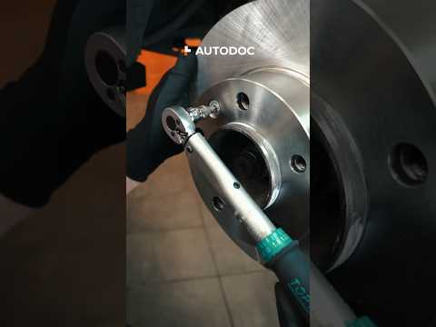 🛠️Wie man die Bremsbeläge und die Bremsscheibe wechselt | AUTODOC #shorts