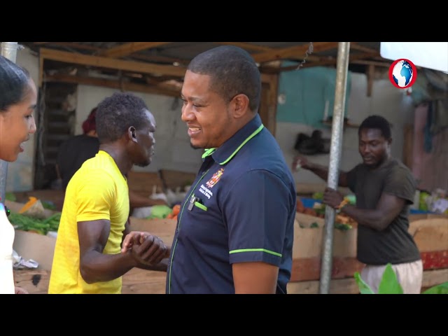 Market Bag: Tomatoes now $50 as Floyd Green shops at ‘Curry’