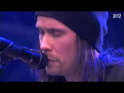 Alter Bridge: "Watch Over You" Live at Pink Pop 2011