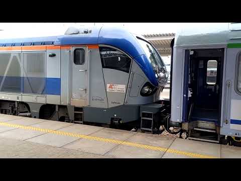 Lokomotywa SU160-007 z pociągiem PKP Intercity TLK Czechowicz na stacji Warszawa Wschodnia