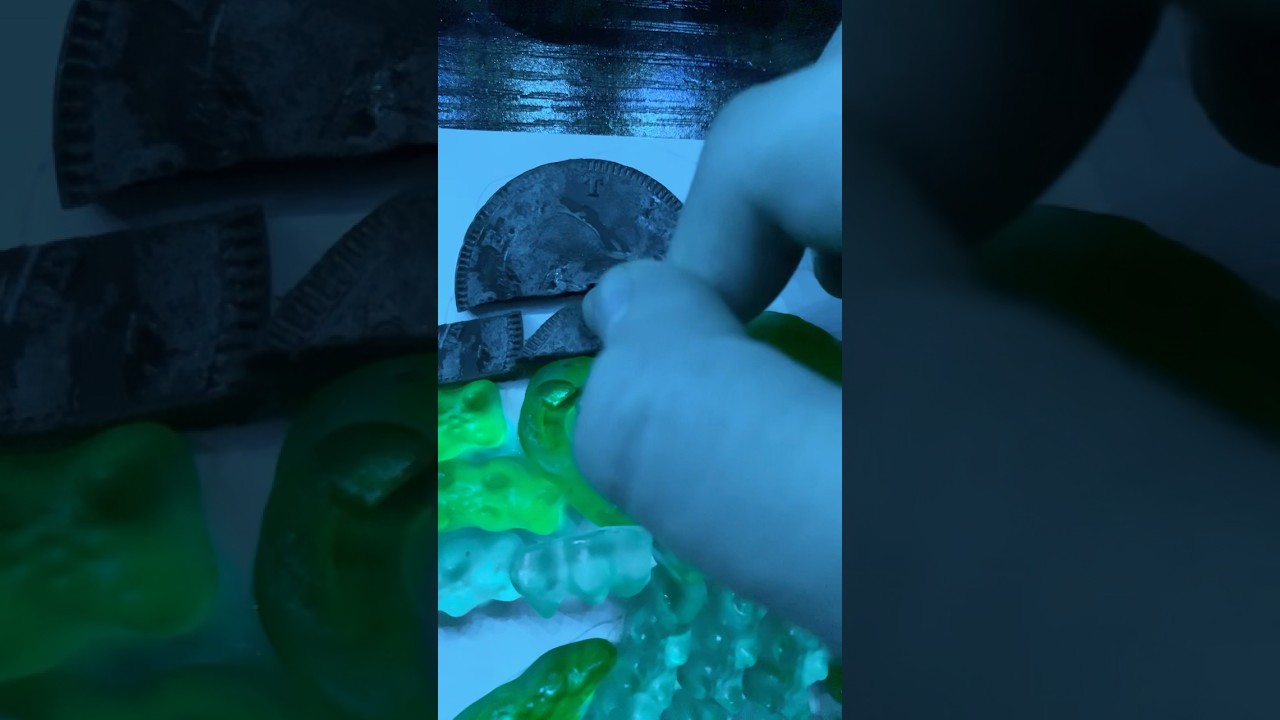 Making Gummigoo from TADC with Gummies #art #diy #gummybear