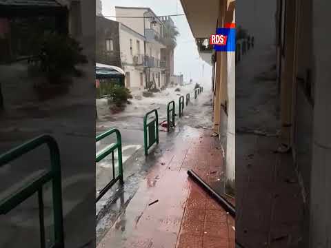 Ciclone Harry: violenta mareggiata al Sud Italia, maltempo in Sicilia, Sardegna e Calabria | RDSnews