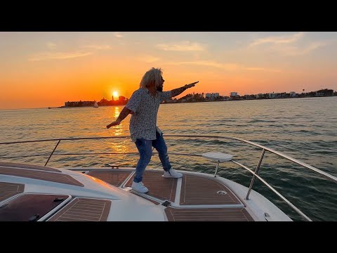 Shade On Her Sunshine (Official Lyric Video)